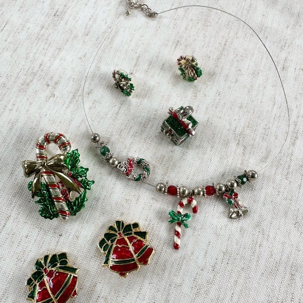 Festive Vintage Christmas Costume Bundle Jewelry Bundle (5) Items